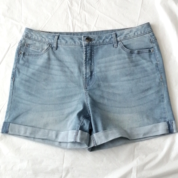 George Jeans Shorts - Picture 1 of 5